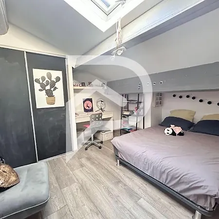 Appartement Intra Muros - *